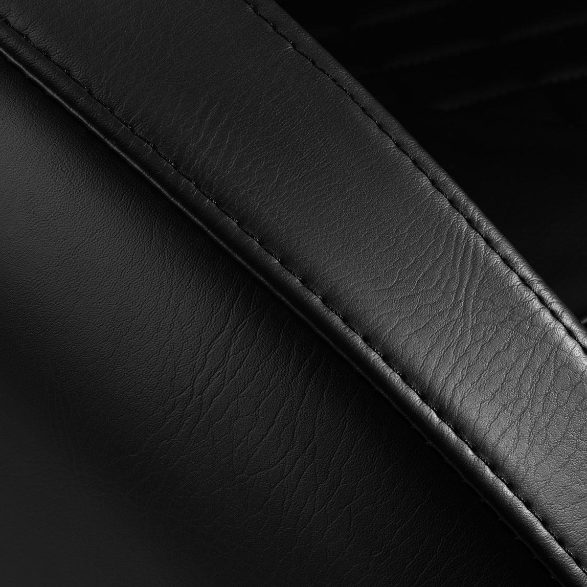 Sakura Classic 305 Massage Chair Black - close-up of the upholstery and construction details