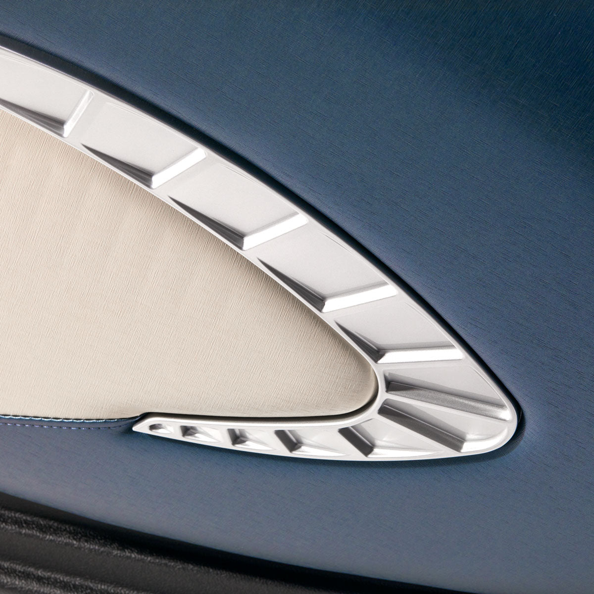 Sakura Classic 305 Massage Chair Blue - close-up of the upholstery and construction details