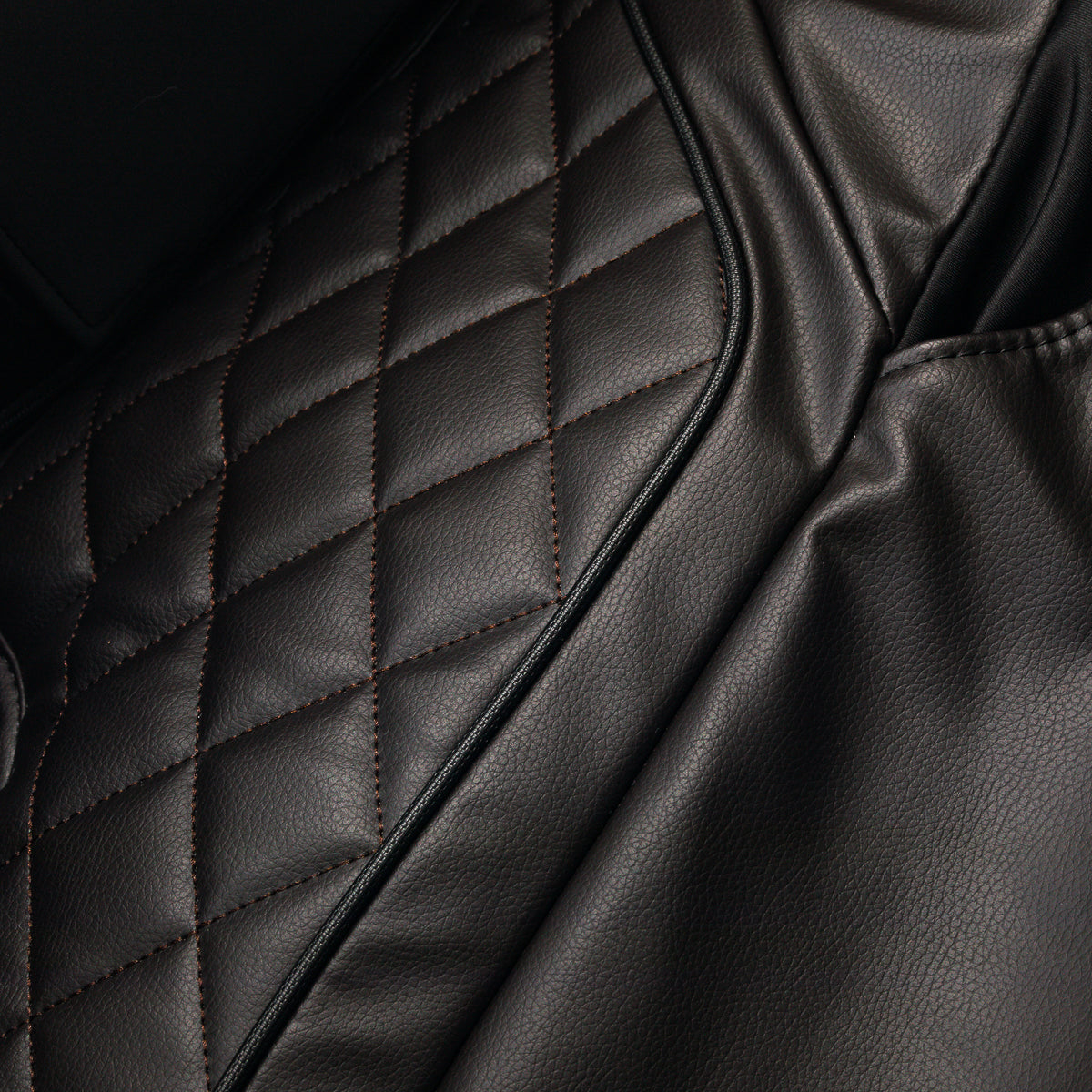 Sakura Massage Chair Comfort Plus 806 Black - close-up of the upholstery and construction details