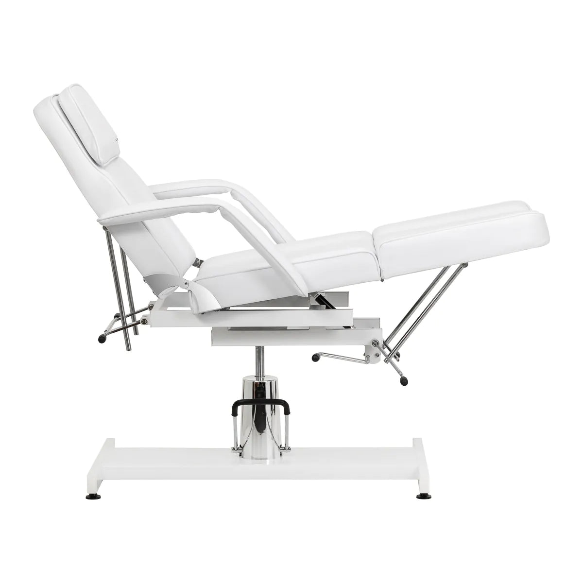 Sillon 210 Hydraulic Pedicure Bed With Rocking Function & Split Footrest White - close-up of the upholstery and adjustment details