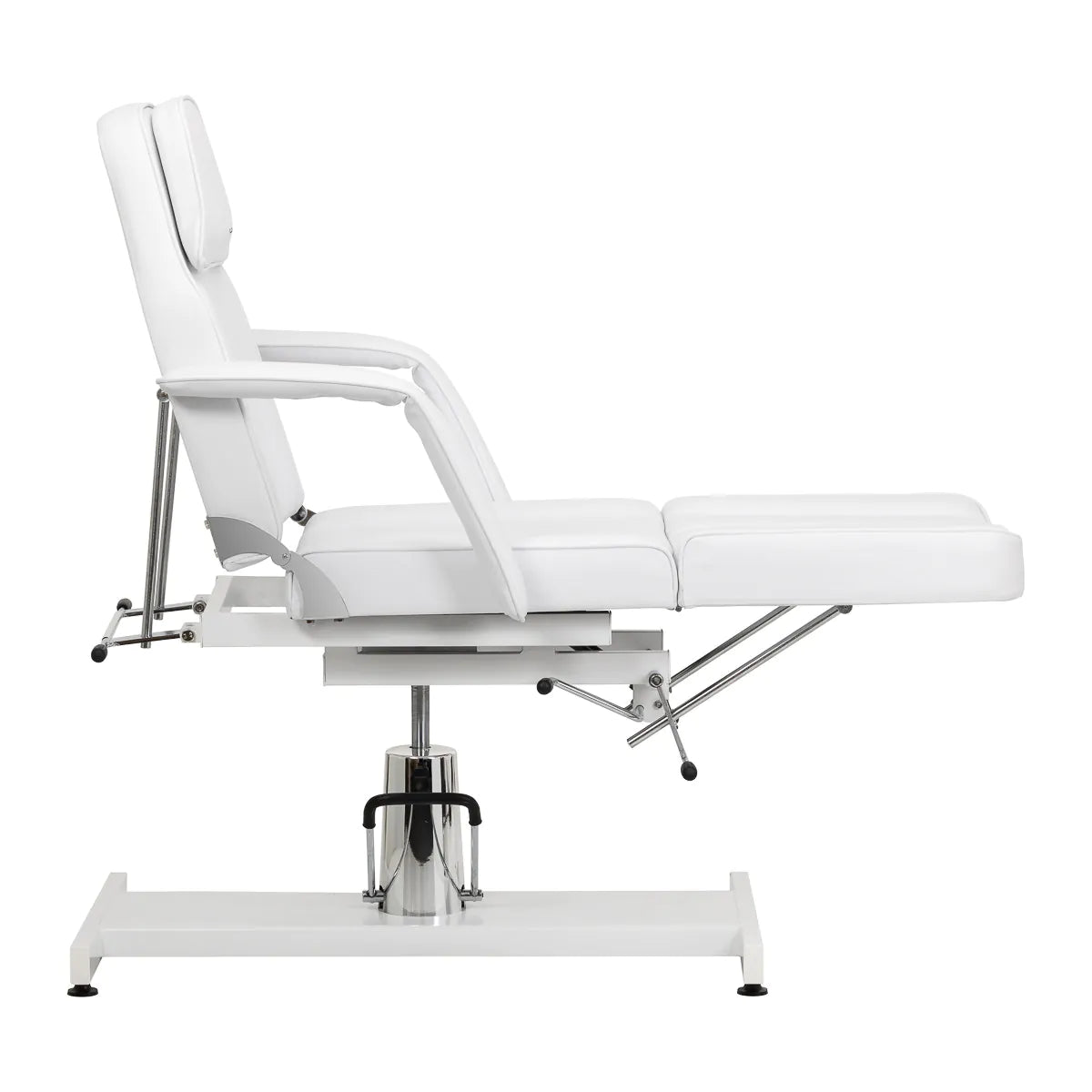 Sillon 210 Hydraulic Pedicure Bed With Rocking Function & Split Footrest White - close-up of the upholstery and adjustment details