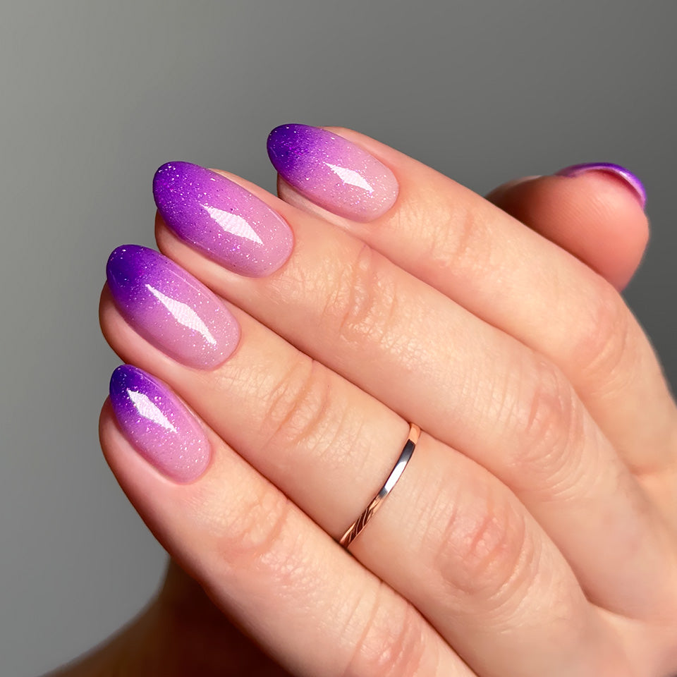 Slowianka Baby Boomer in Spray Lavender - colour shown on manicured nails