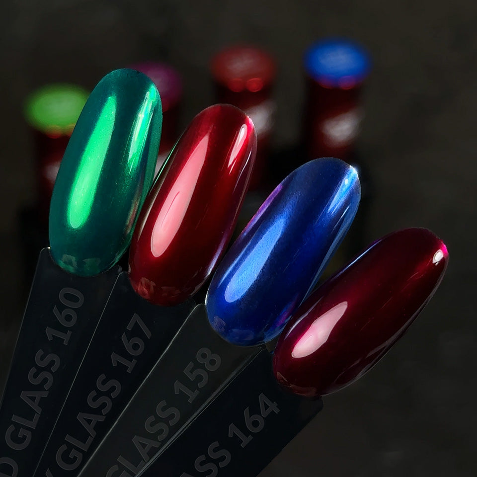 Slowianka Gel Polish 160 Emerald Glass - product colour and packaging on a dark background