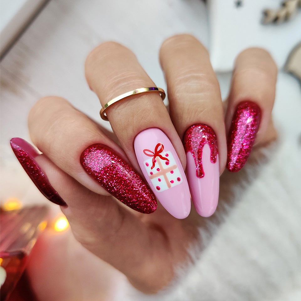 Slowianka Gel Polish 355 Laura - colour shown on manicured nails