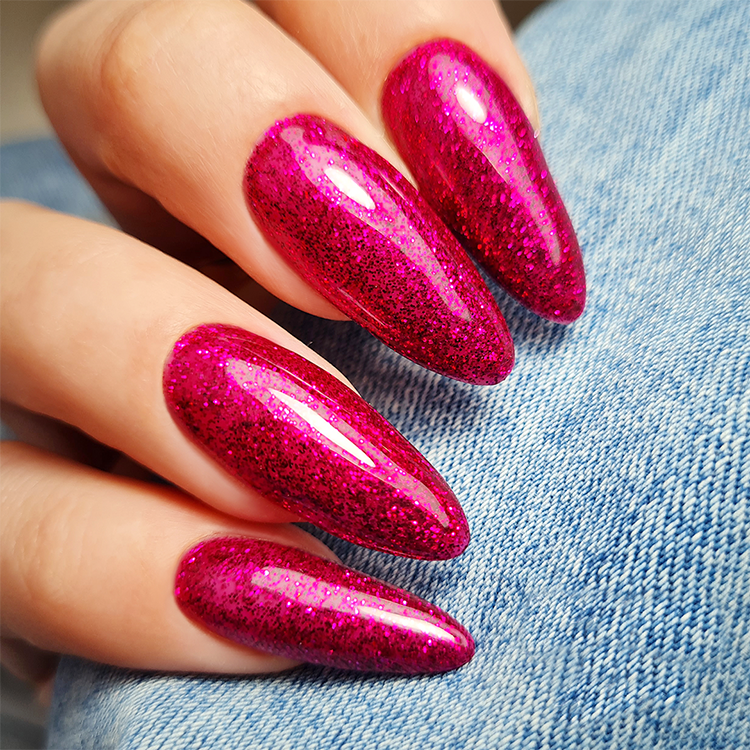 Slowianka Gel Polish 355 Laura - colour shown on manicured nails