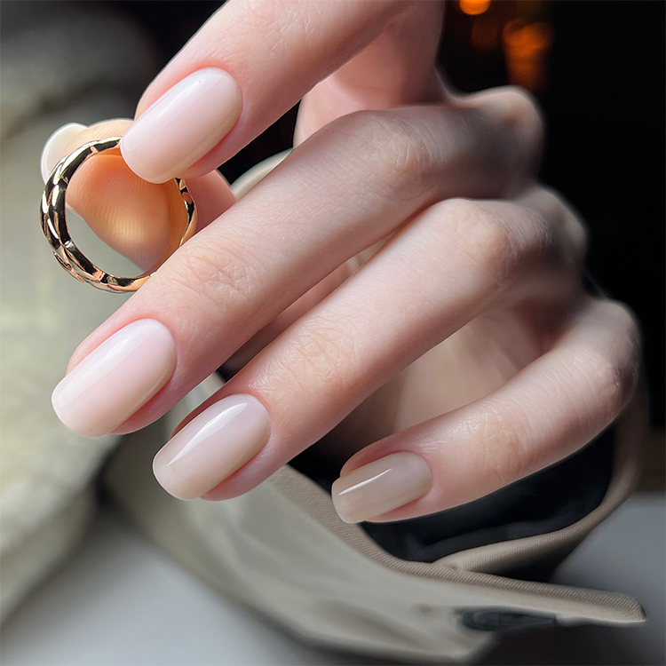Slowianka Gel Polish 395 Be Happy - colour shown on manicured nails