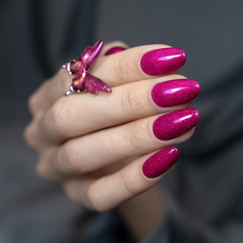 Slowianka Gel Polish 546 Mariposa - colour shown on manicured nails
