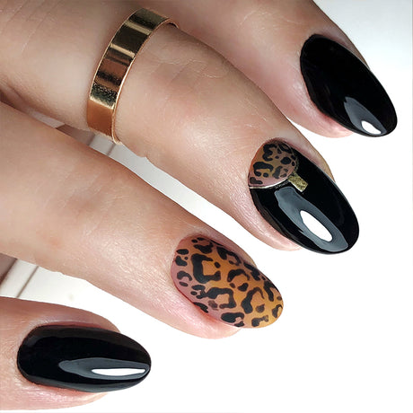 Slowianka Gel Polish Carbon Black 777 - colour shown on manicured nails