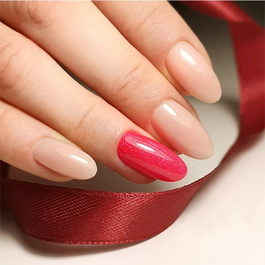Slowianka Glam Top Coat - colour shown on manicured nails