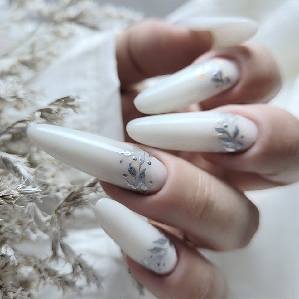 Slowianka Milky Marshmallow Cover Builder Gel - Ideal Thixotropic - product colour and packaging on a dark background