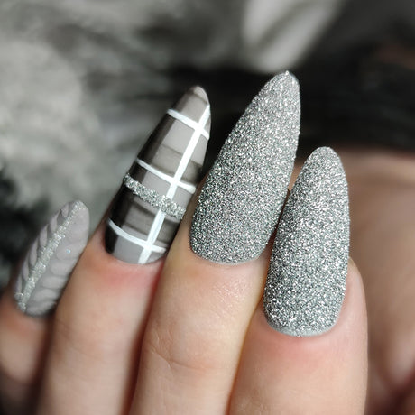Slowianka Quicksilver Efekt Powder Dust - colour shown on manicured nails