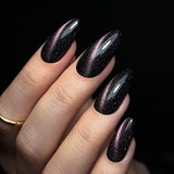 Slowianka Top Coat No Wipe Flash Cat Eye Violet - colour shown on manicured nails