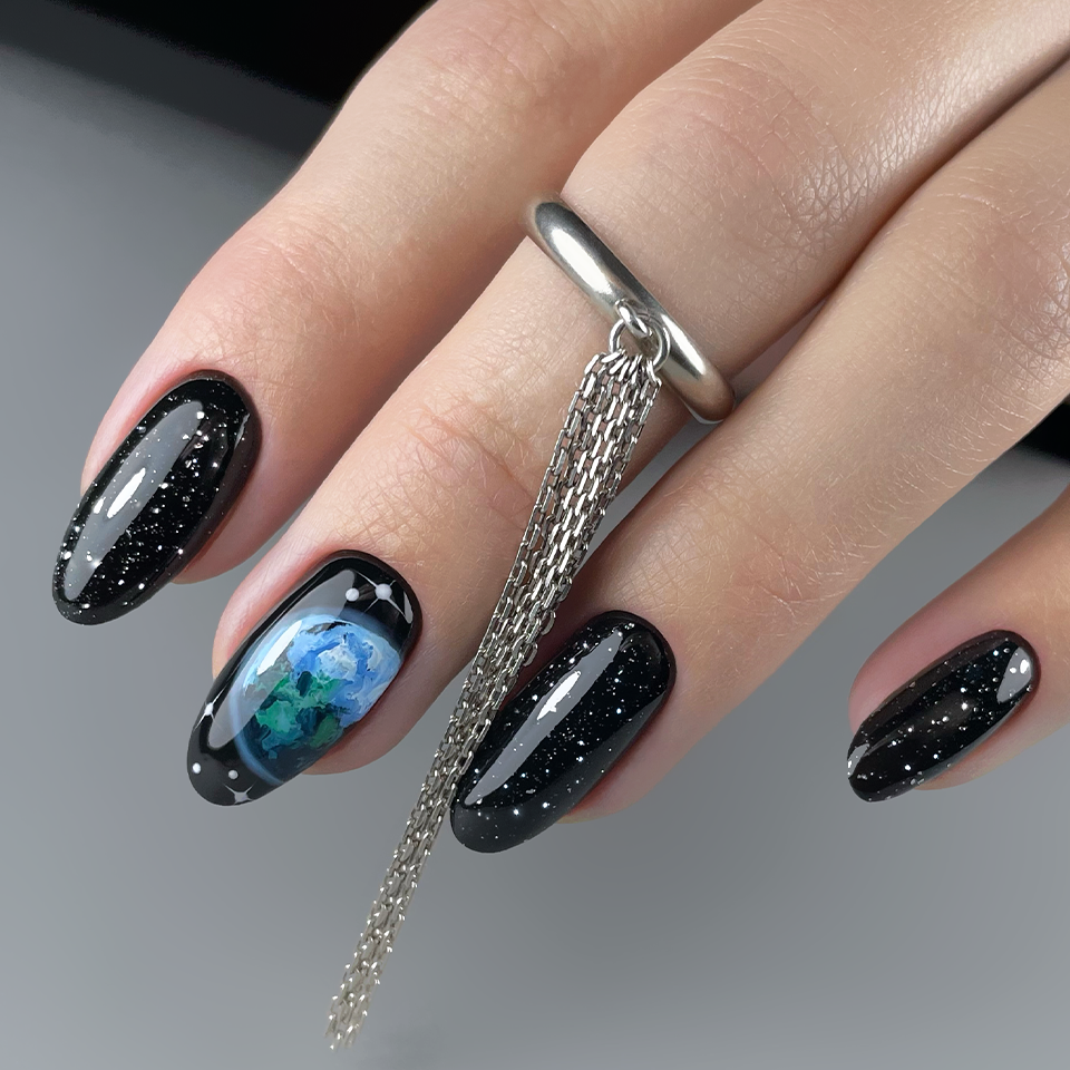 Slowianka Top Coat No Wipe Flash Silver - colour shown on manicured nails