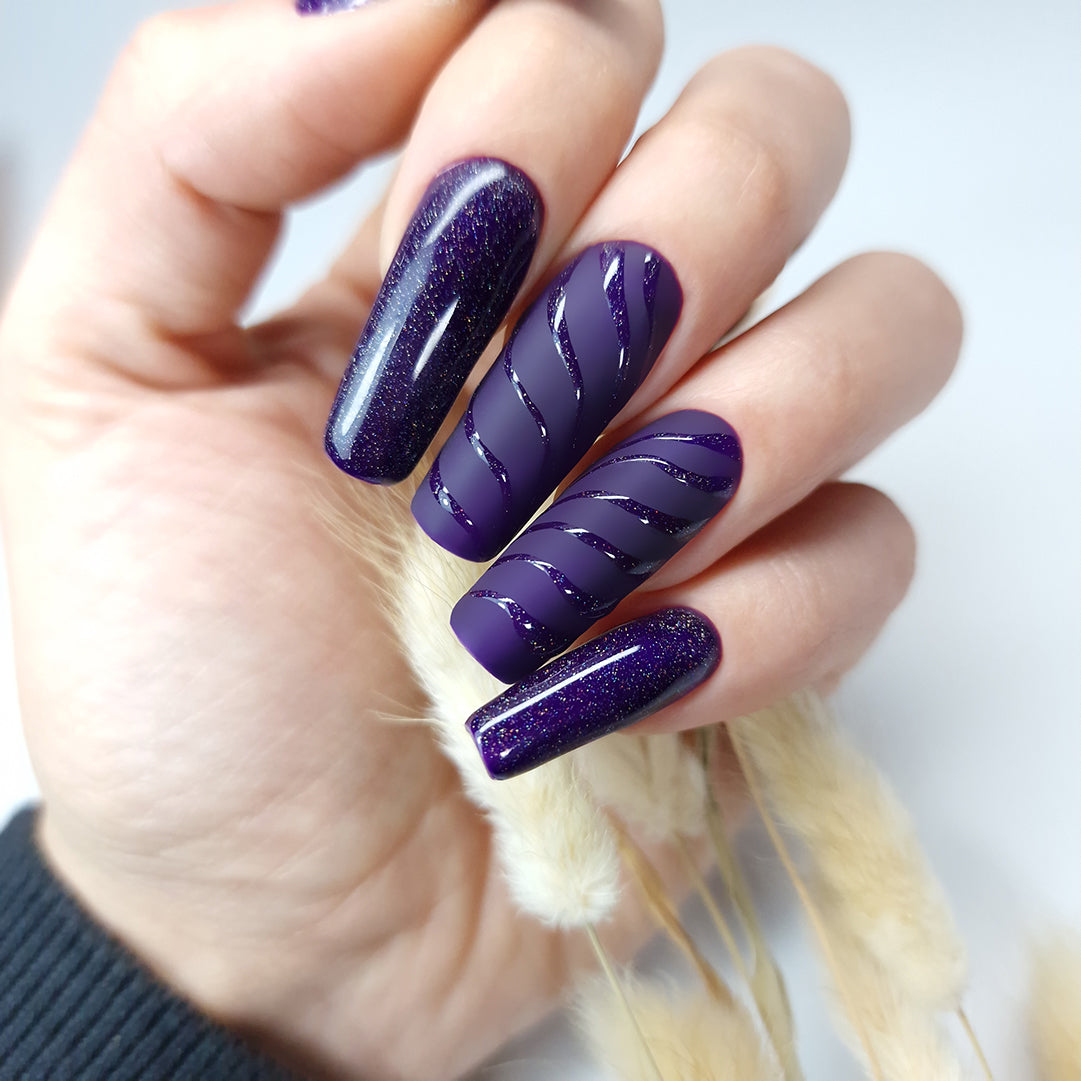 Slowianka Top Coat No Wipe Holo - colour shown on manicured nails