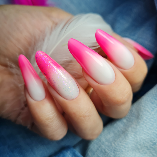 Slowianka Top Coat No Wipe Unicorn Rose - colour shown on manicured nails
