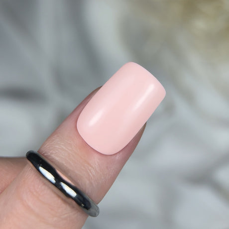 Slowianka Top Coat Satin - product colour and packaging on a dark background