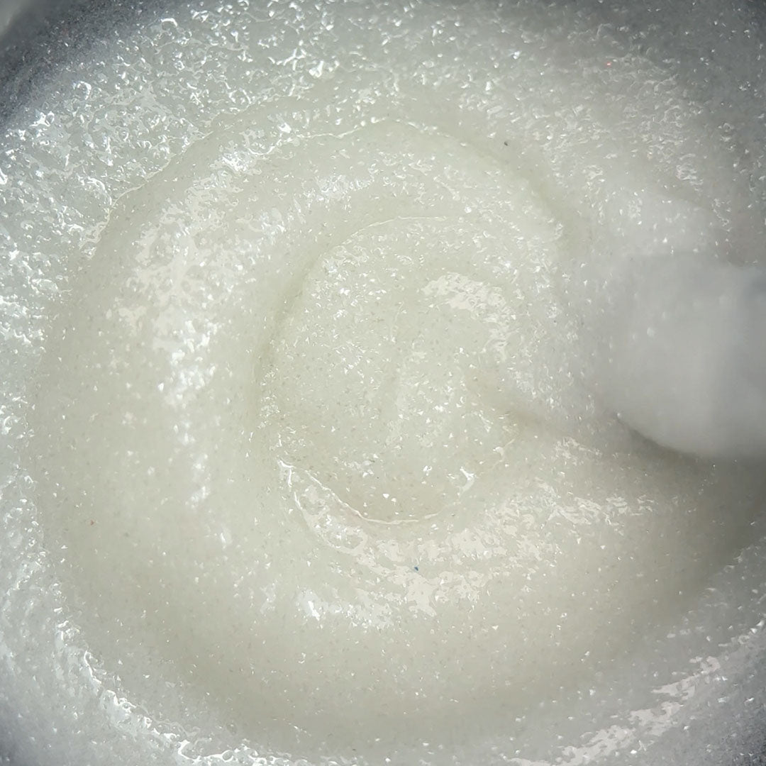 Slowianka White Pearl Flash Powder Dust - product colour and packaging on a dark background