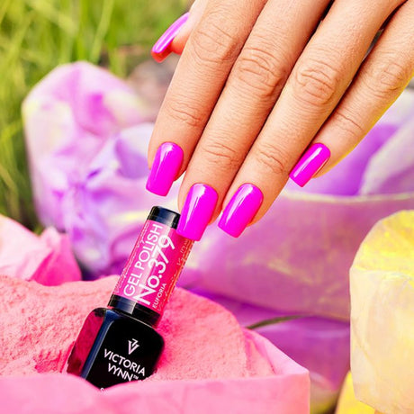 Victoria Vynn Gel Polish Color 379 Euforia - colour shown on manicured nails