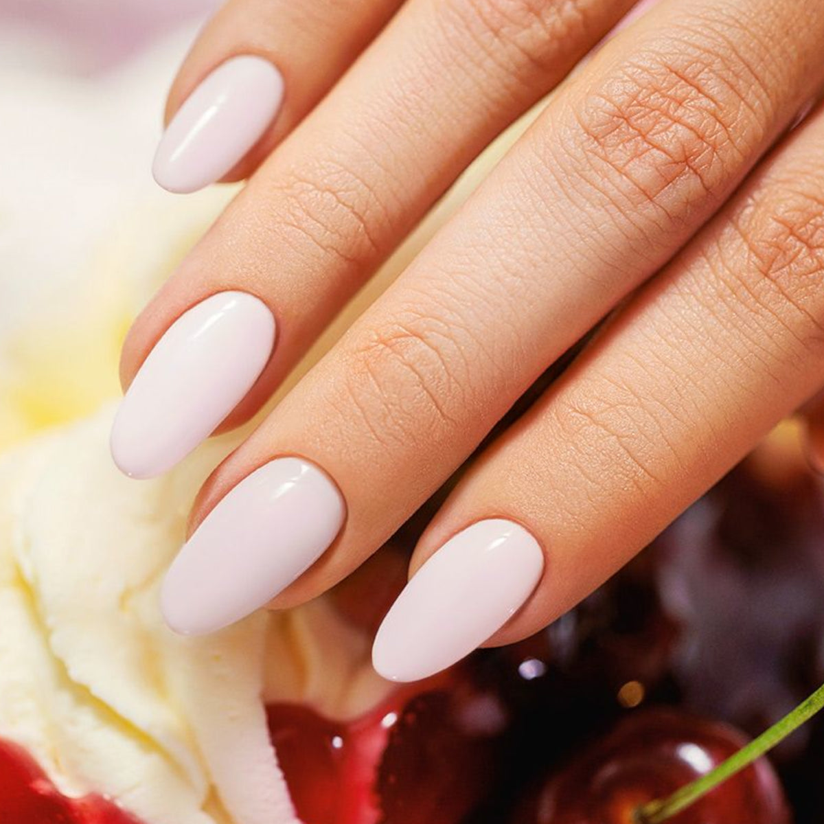 Victoria Vynn Gel Polish Color 423 PavLove - colour shown on manicured nails