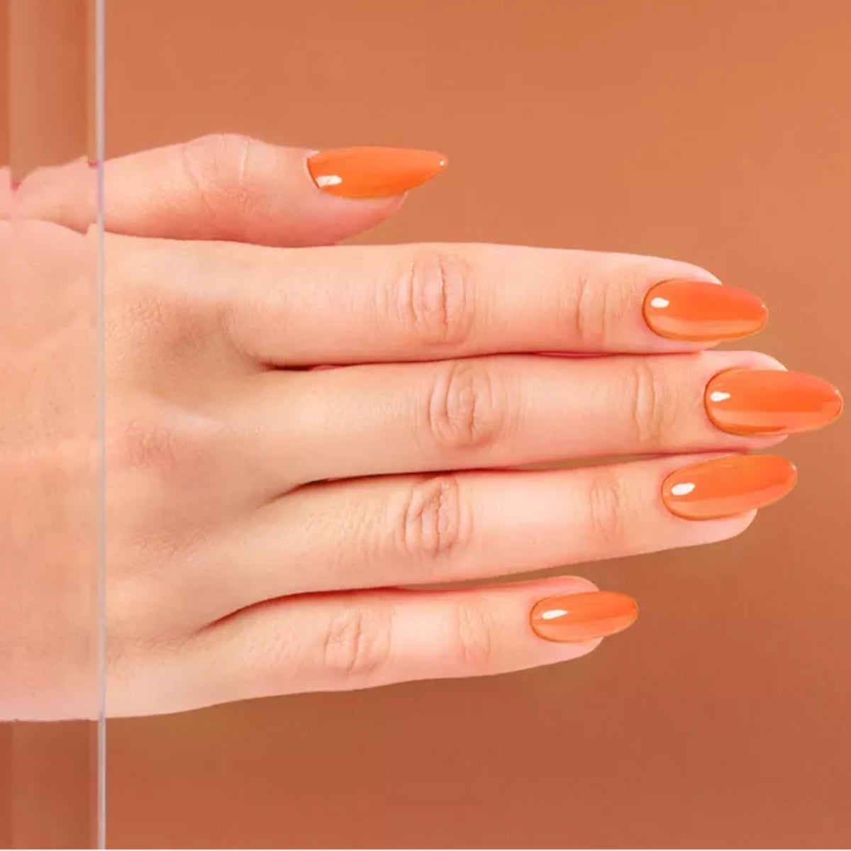 Victoria Vynn Gel Polish Color 437 HelloVynn - colour shown on manicured nails