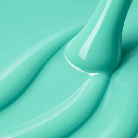 Victoria Vynn Gel Polish Color 454 Fresh Minty - product colour and packaging on a dark background