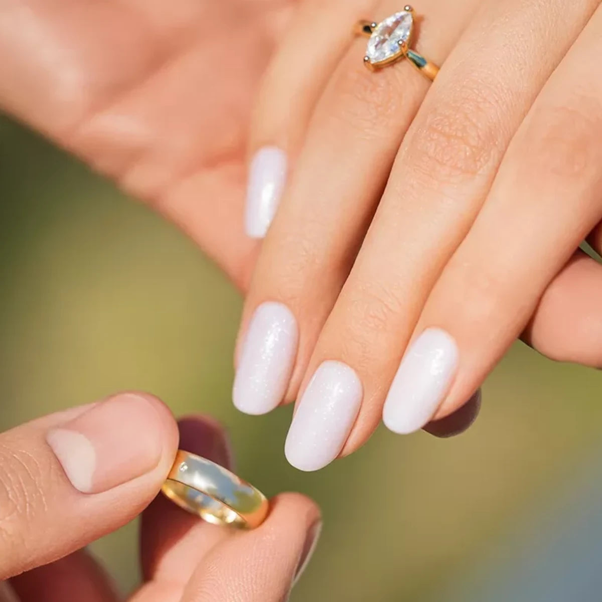 Victoria Vynn Gel Polish Color 460 Diamond Ring - colour shown on manicured nails