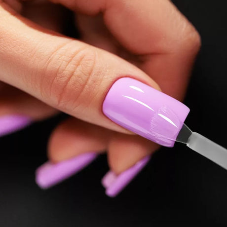 Victoria Vynn Gel Polish Top It No Wipe - colour shown on manicured nails
