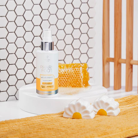Pharm Foot reScue Essence Calming Spray SH.2 - shown during a professional foot treatment