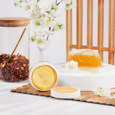 Pharm Foot Rich Balm Soothing & Regenerating Ointment with Manuka Honey SH.3 - shown during a professional foot treatment