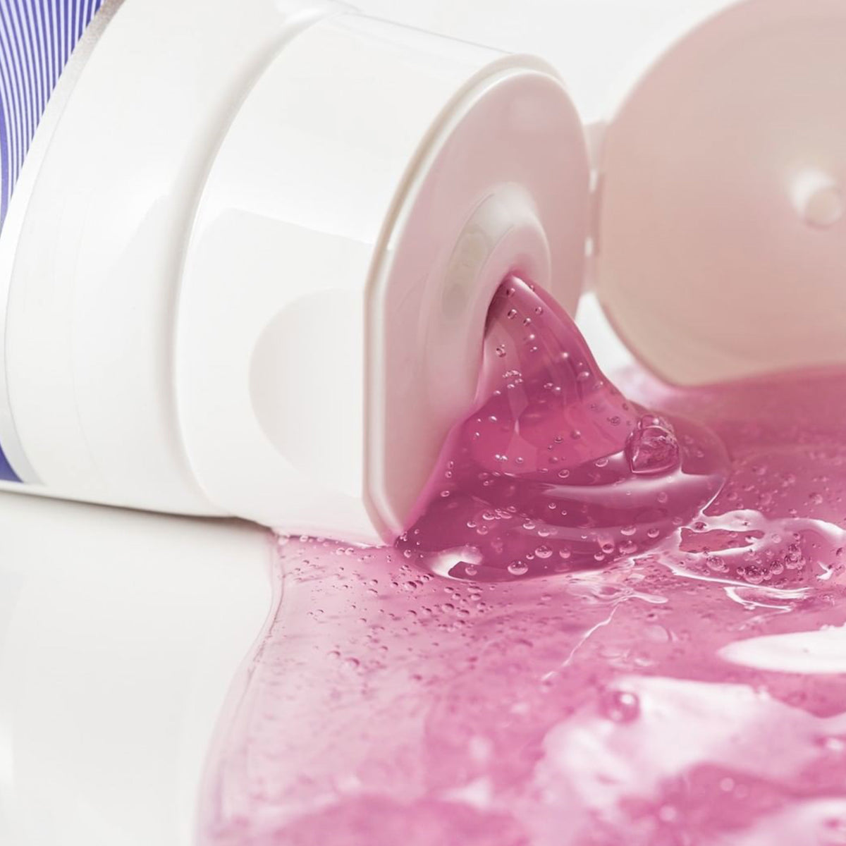 Bielenda Professional SupremeLab Clean Comfort Micellar Make-up Removing Jelly - close-up of the product texture