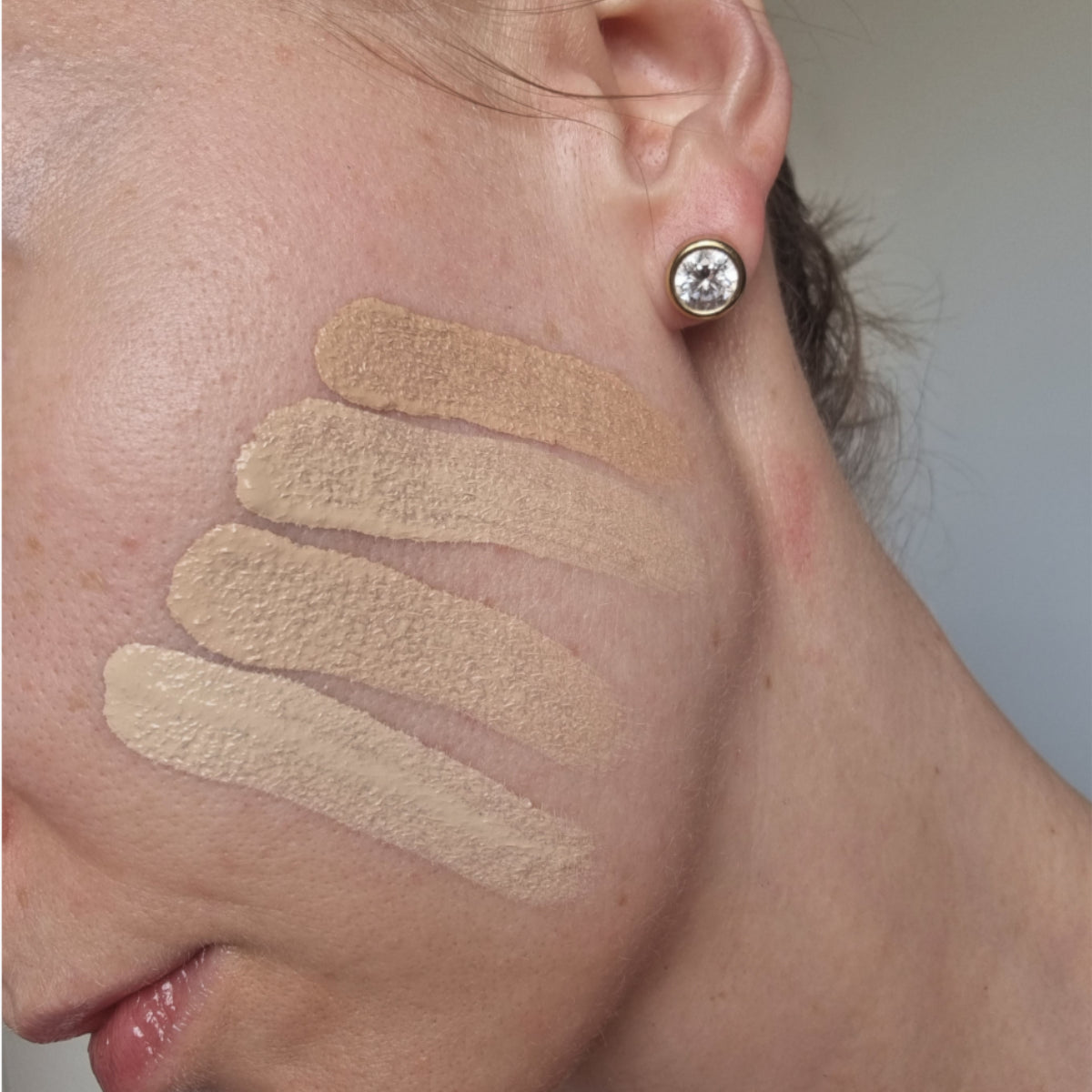 Eveline Wonder Match Lumi Foundation SPF20 - shade swatches shown beside the product
