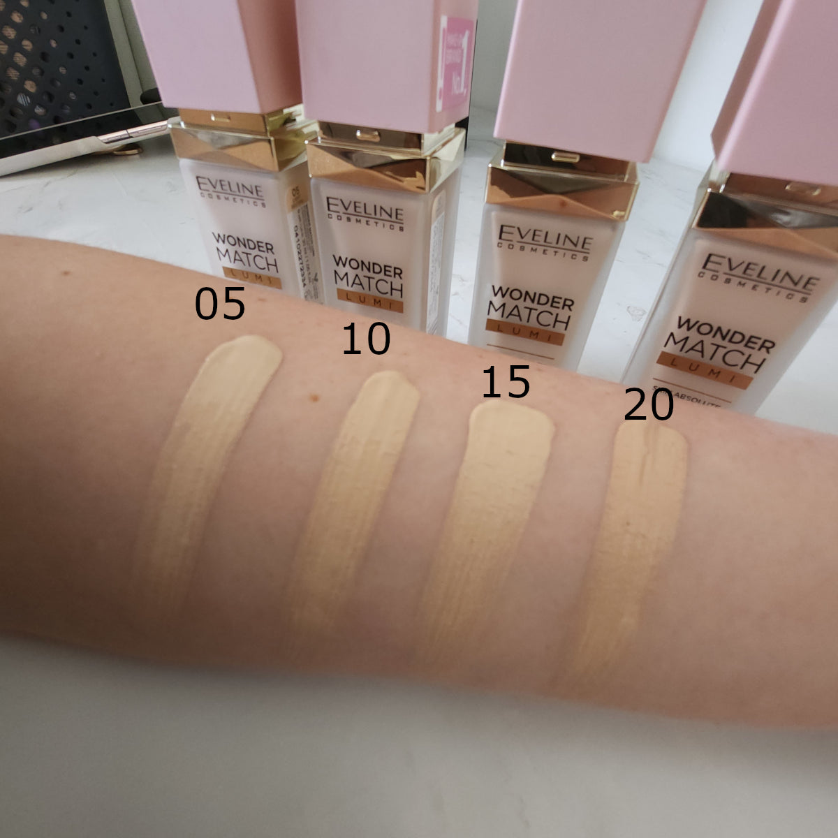 Eveline Wonder Match Lumi Foundation SPF20 Swatches