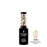 Victoria Vynn Gel Polish Color 304 Glamor in Gold - product and colour sample arranged on a white background